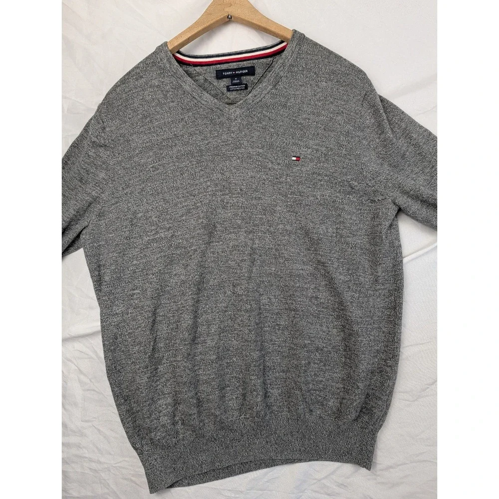 Tommy Hilfiger Knit M Gray Sweater Soft Comfort Cotton Pullover Embroidered Logo